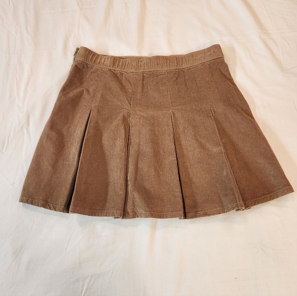 Hollister Dresses & Skirts - Hollister Women's Beige Pleated Corduroy Mini Skirt Size L Flirty Feminine Y2K